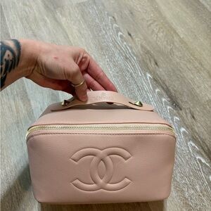Chanel peachy pink tan leather vanity case GWP